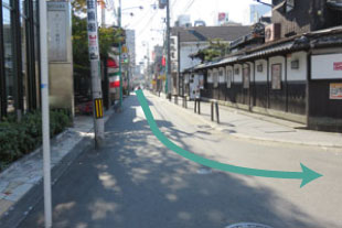 阪急高槻駅からの道順４